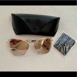 DIFF Eyewear Gold Sunglasses